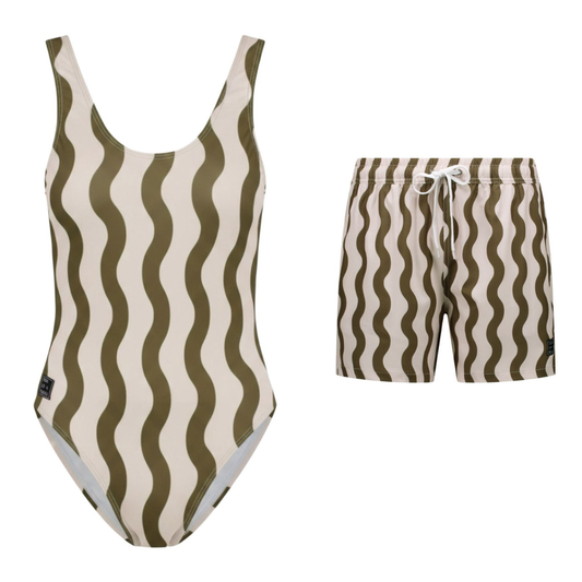 Streep, Golvend groen, Moeder en zoon badpak/zwembroek
